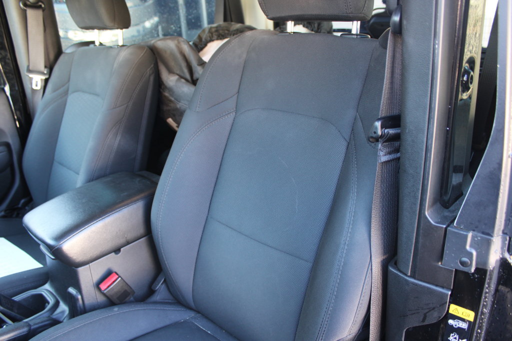 Used 2022 Jeep Wrangler Sport AWD/4WD image 16