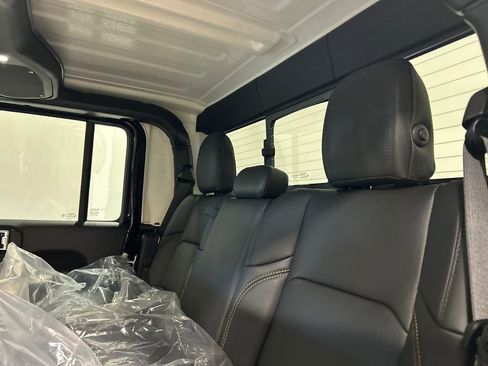 New 2026 Jeep Gladiator Sport image 32