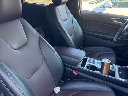 Certified 2022 Ford Edge Titanium w/ Equipment Group 301A image 5