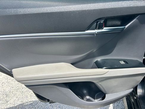 Used 2020 Toyota Camry LE FWD image 14