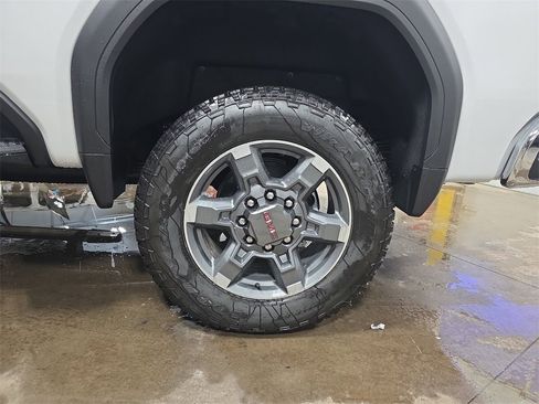 New 2026 GMC Sierra 2500 SLT w/ SLT Premium Package image 32