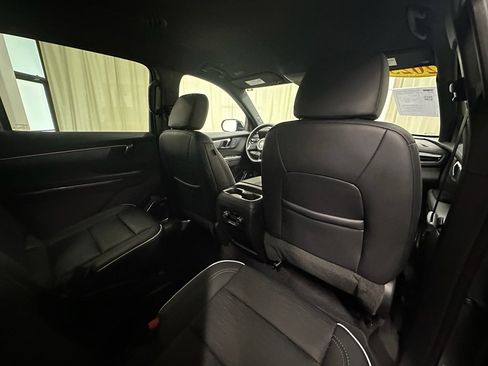 Certified 2025 Buick Enclave Sport Touring image 19