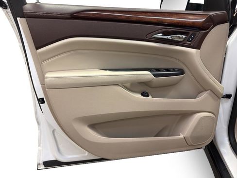 Used 2015 Cadillac SRX Luxury image 13