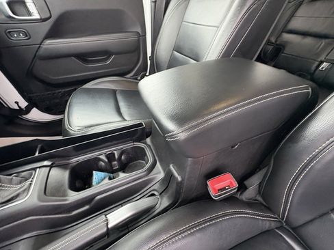 Used 2021 Jeep Wrangler Unlimited Sahara image 41