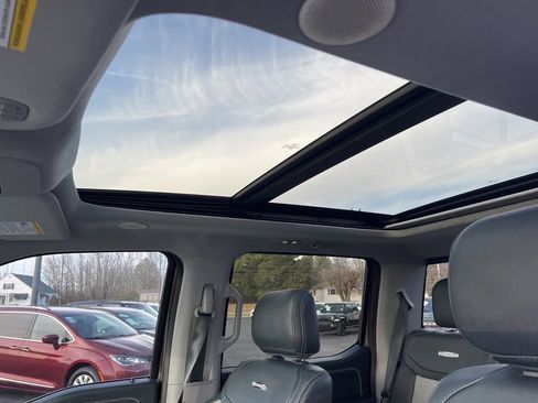 Used 2022 Ford F150 Limited image 9