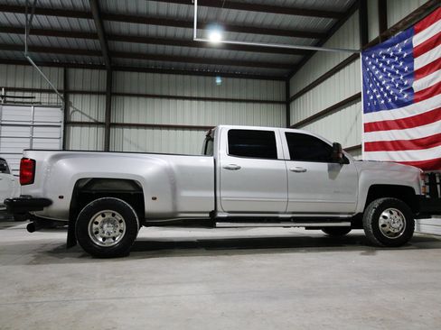 Used 2018 Chevrolet Silverado 3500 LT AWD/4WD image 12