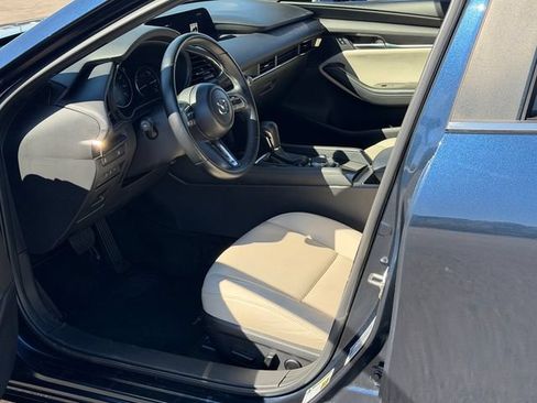 Used 2023 MAZDA MAZDA3 s FWD image 10