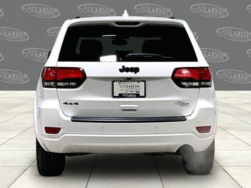 Used 2019 Jeep Grand Cherokee Altitude AWD/4WD image 6