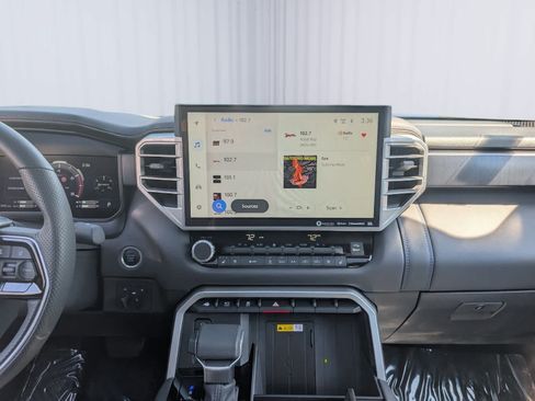 Used 2024 Toyota Tundra Platinum AWD/4WD image 19
