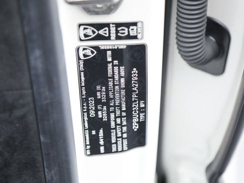 Used 2023 Lamborghini Urus Performante image 46