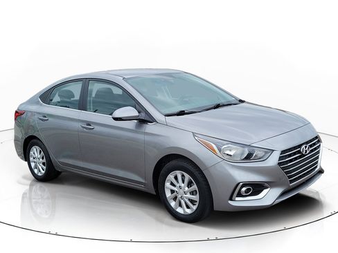 Used 2021 Hyundai Accent SEL FWD image 2