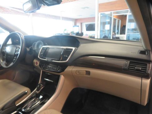 Used 2016 Honda Accord EX-L image 28