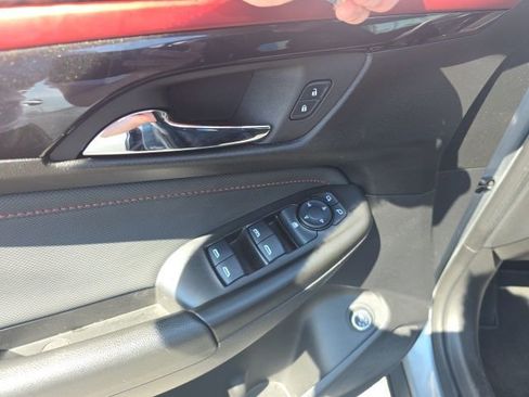 Used 2025 Chevrolet TrailBlazer RS w/ Convenience Package image 12