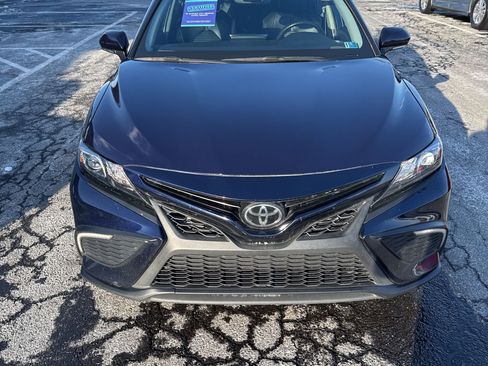 Used 2022 Toyota Camry SE w/ Cold Weather Package image 9