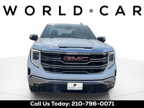 Used 2023 GMC Sierra 1500 SLT image 2