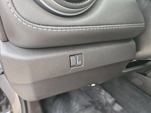 Used 2024 Chevrolet Colorado LT w/ LT Convenience Package RWD image 17