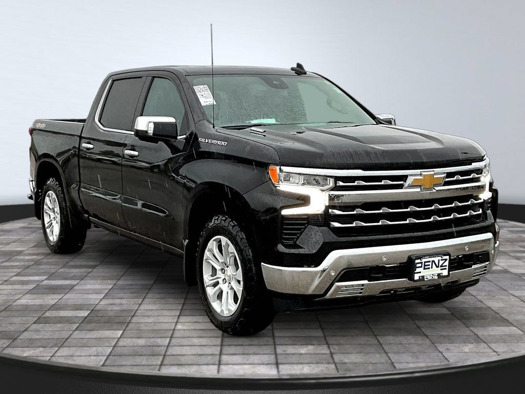 Used 2022 Chevrolet Silverado 1500 LTZ w/ LTZ Premium Package AWD/4WD image 3