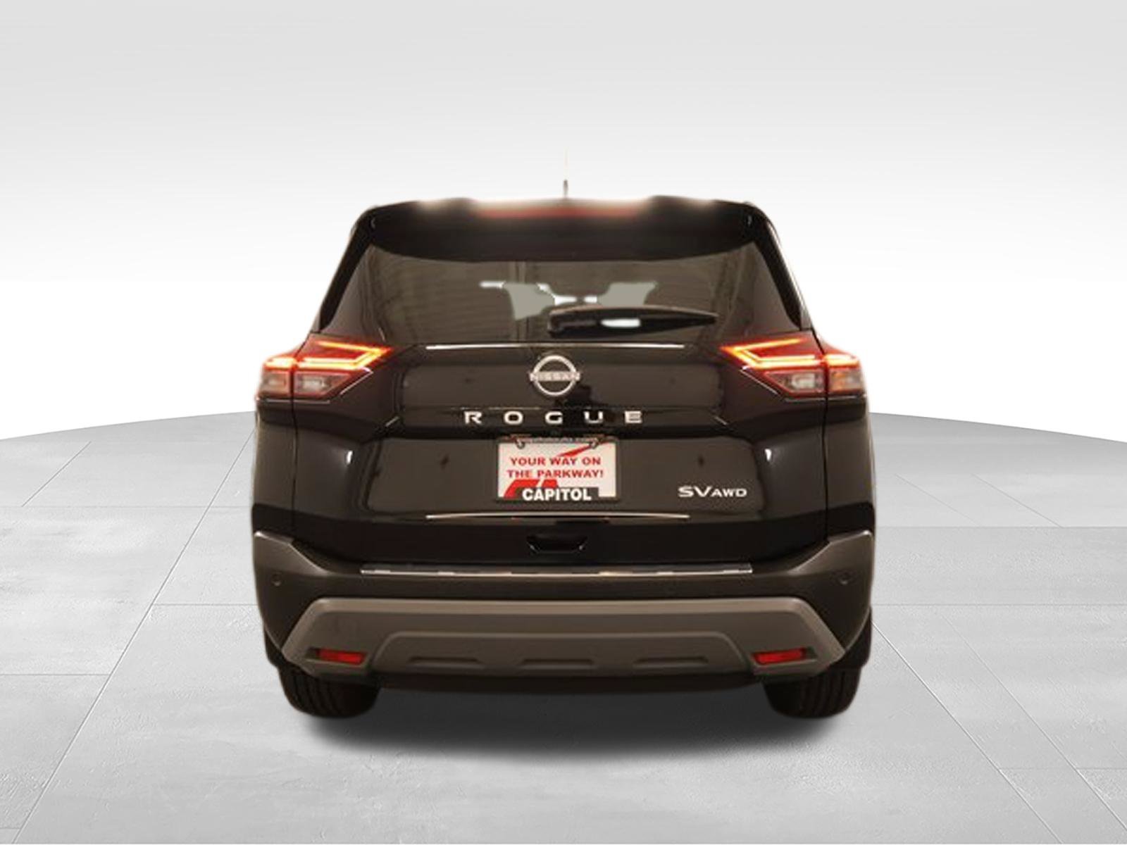 Used 2023 Nissan Rogue SV AWD/4WD image 3