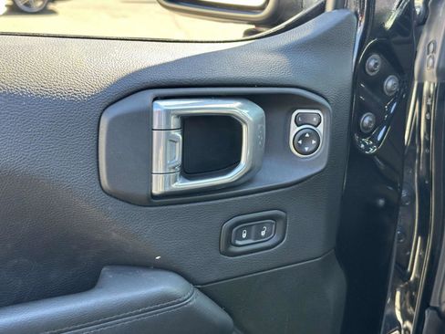 Used 2021 Jeep Wrangler Unlimited Sahara image 13