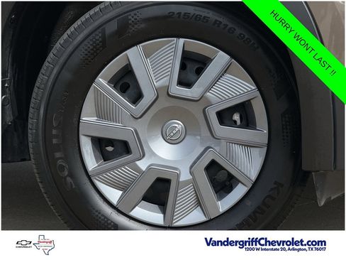 Used 2025 Nissan Kicks S FWD image 10