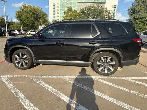 Used 2024 Honda Pilot Touring image 8