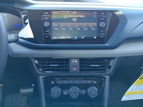 Used 2024 Volkswagen Taos SE w/ Panoramic Sunroof Package image 20