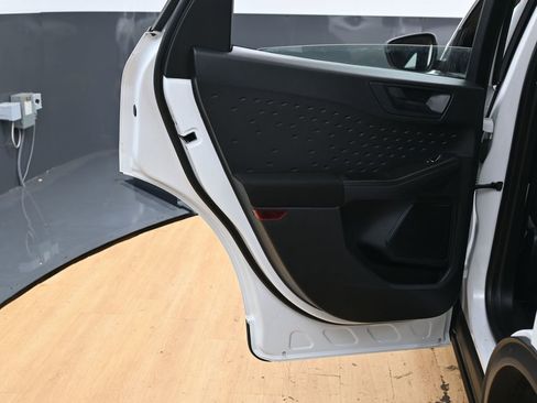 Used 2020 Ford Escape S image 37