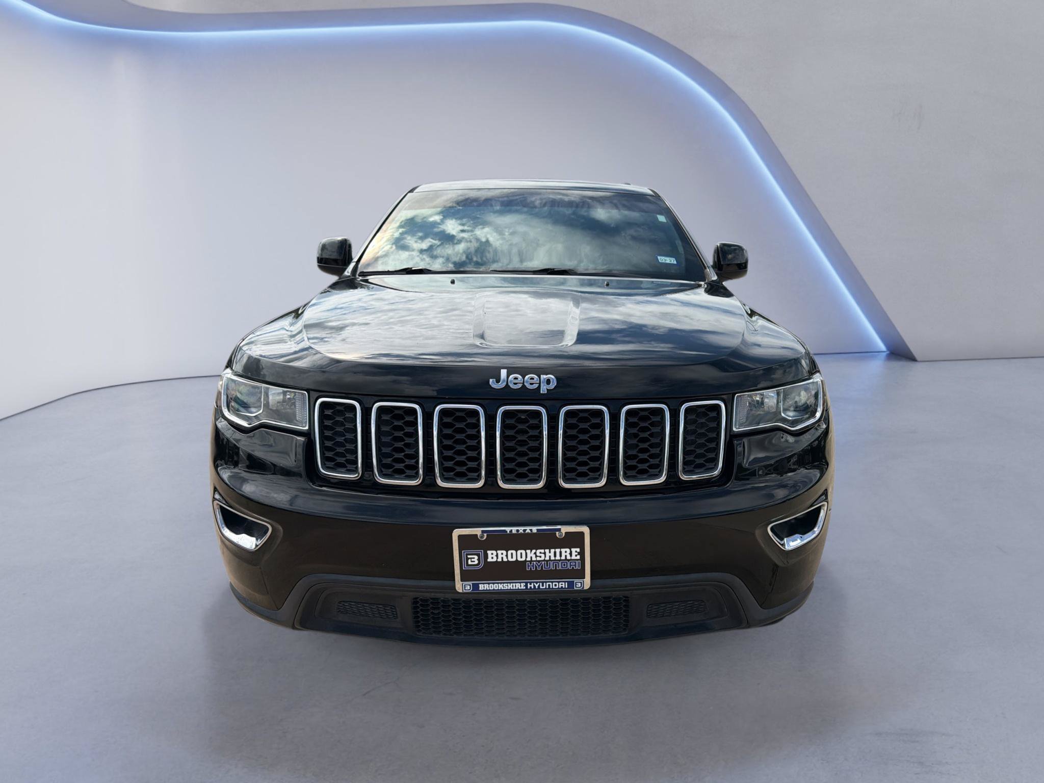 Used 2018 Jeep Grand Cherokee Laredo RWD image 2