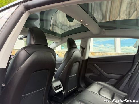 Used 2020 Tesla Model 3 Standard Range Plus RWD image 8