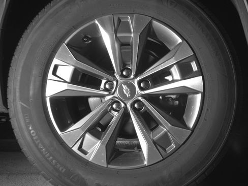 Used 2025 Chevrolet Equinox LT FWD image 15