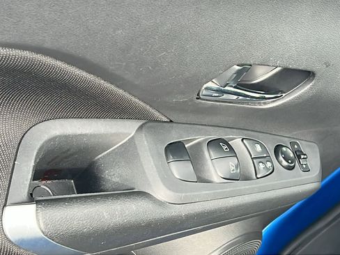 Used 2021 Nissan Kicks SV image 22