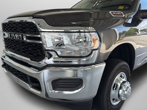 Used 2024 RAM 3500 Tradesman w/ Chrome Appearance Group AWD/4WD image 3