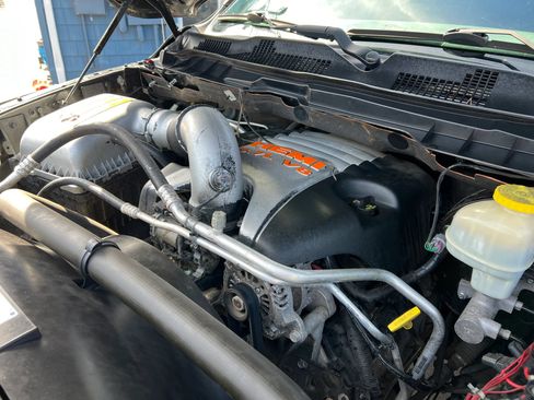 Used 2017 RAM 1500 Classic SLT AWD/4WD image 32