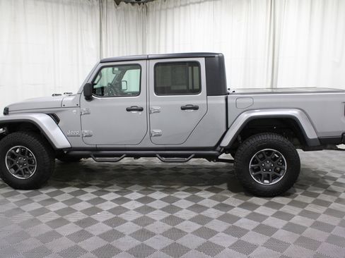 Used 2020 Jeep Gladiator Overland image 39