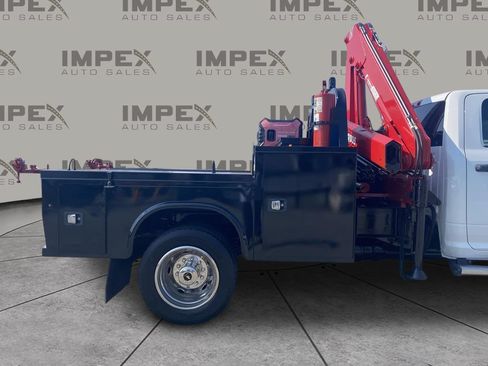 Used 2024 RAM 5500 Tradesman w/ Chrome Appearance Group AWD/4WD image 55