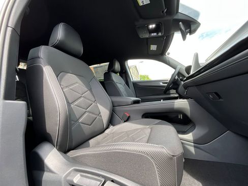 New 2025 Volkswagen Atlas Cross Sport SE image 14