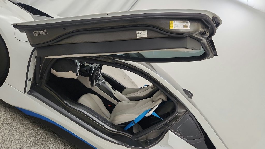 Used 2015 BMW i8 AWD/4WD image 79
