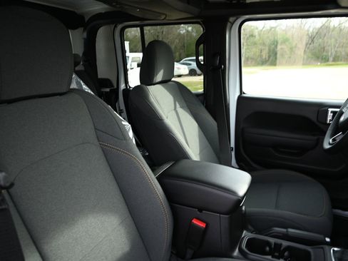 New 2026 Jeep Gladiator Sport image 21