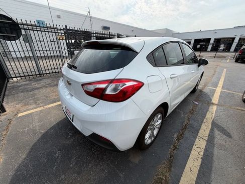 Used 2019 Chevrolet Cruze LS w/ LS Convenience Package FWD image 4