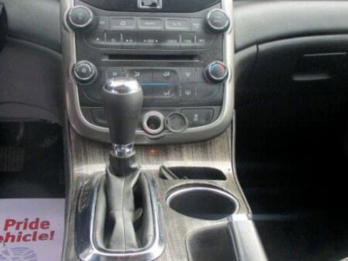 Used 2015 Chevrolet Malibu LT w/ Power Convenience Package image 11