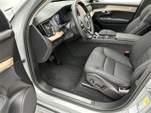 Certified 2025 Volvo XC90 B6 Plus image 11