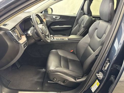 Used 2024 Volvo XC60 B5 Plus AWD/4WD image 10