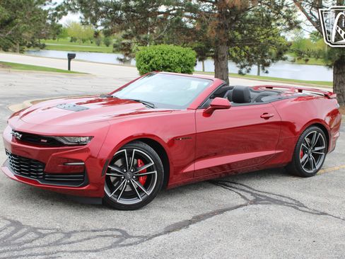 Used 2023 Chevrolet Camaro SS RWD image 2