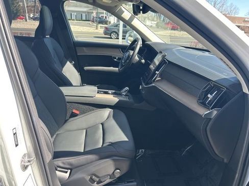 Certified 2025 Volvo XC90 B6 Plus AWD/4WD image 15