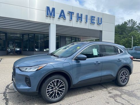 New 2025 Ford Escape SE image 1