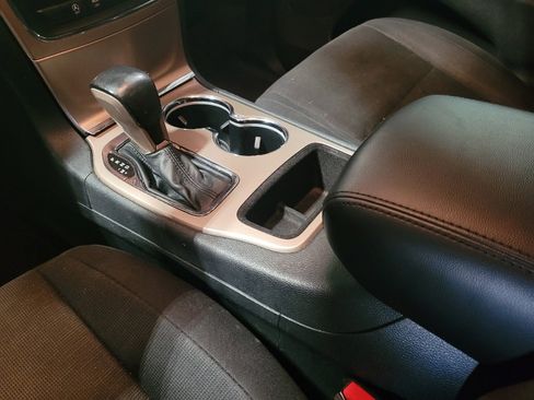 Used 2016 Jeep Grand Cherokee Laredo w/ Quick Order Package 23E image 26