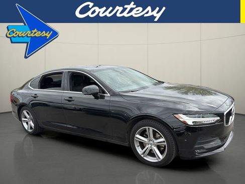 Used 2018 Volvo S90 T5 Momentum w/ Convenience Package image 1