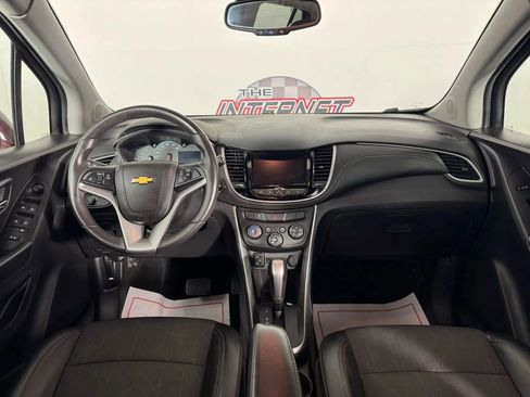 Used 2022 Chevrolet Trax LT w/ Driver Confidence Package image 11