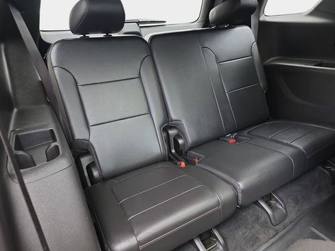 Used 2022 Chevrolet Traverse High Country image 16