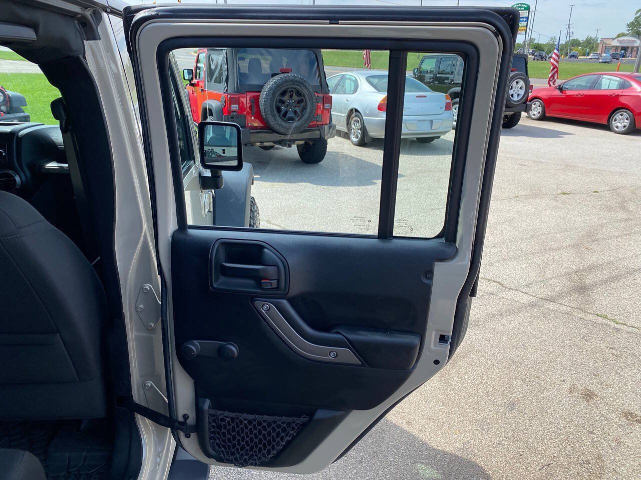 Used 2018 Jeep Wrangler Unlimited Sport AWD/4WD image 35